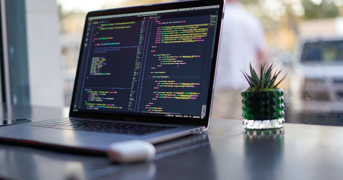 Cursor vs GitHub Copilot : quel assistant IA choisir en 2025 ?