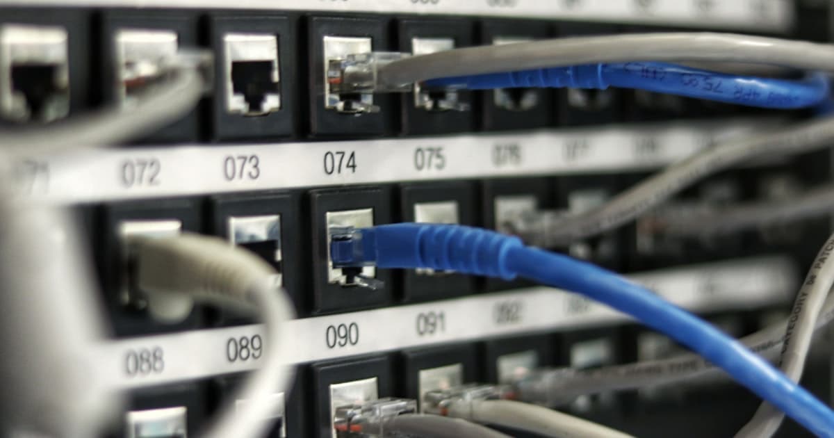 Kubernetes vs Docker Swarm en 2025 : quel orchestrateur choisir ?